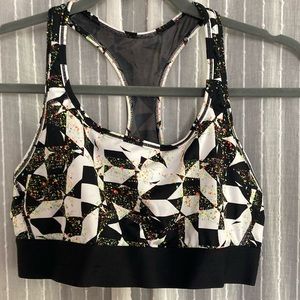 Victoria’s Secret Size: M Racerback Sports Bra